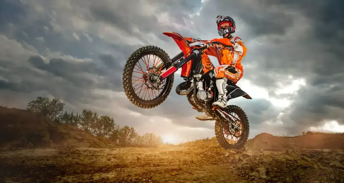 Zdjęcie Jakie prawo jazdy na enduro? Sprawdź, co musisz wiedzieć!