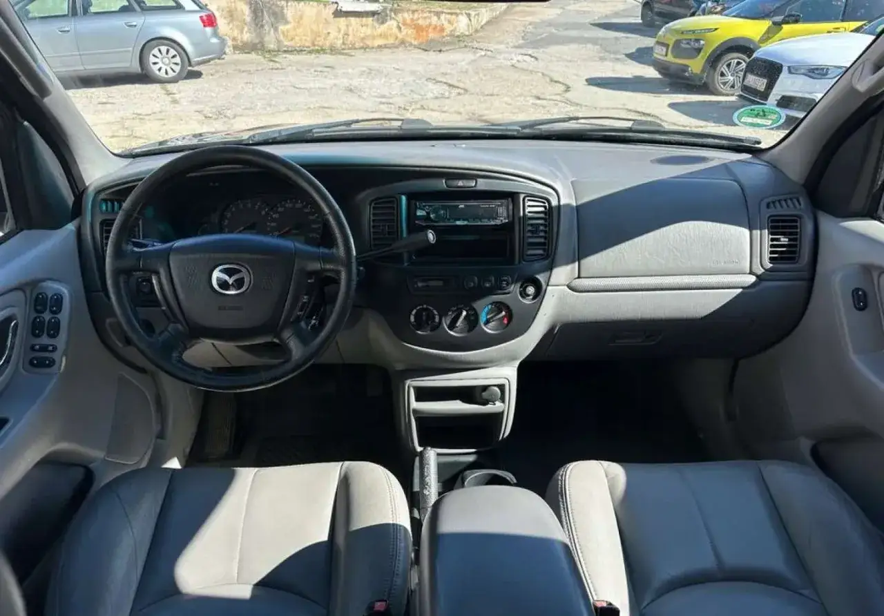Mazda Tribute wnętrze skrzynia bieg&oacute;w
