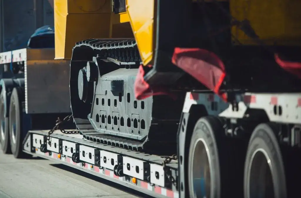 transport ciężkiego dźwigu naczepa niskopodwoziowa