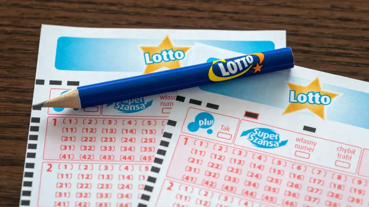 Kredka na kuponach Lotto. Czy to właśnie dlatego influencerzy twierdzą, że Eurojackpot to strata pieniędzy?