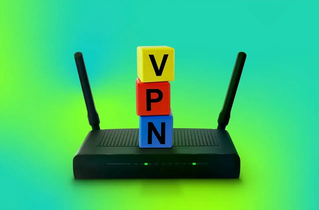 Router mit gestapelten W&uuml;rfeln, die 
