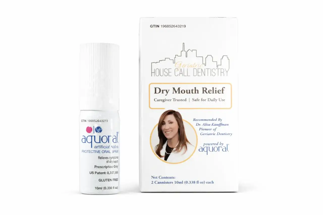 Aquoral spray na suchość w ustach, pomocny przy kserostemii. Opakowanie z rekomendacją dr Alisy Kauffman.