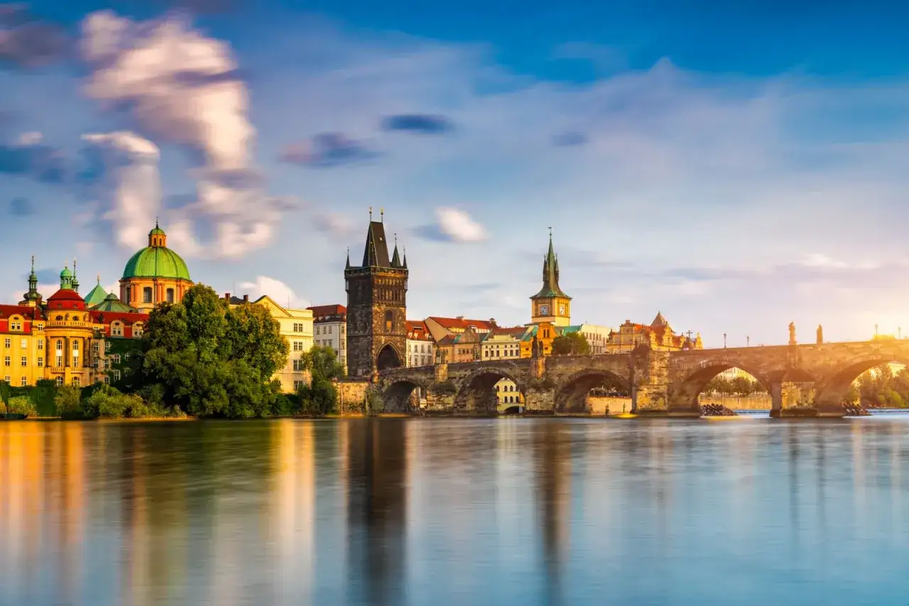 El Puente de Carlos y el casco antiguo de Praga, un plan perfecto para ver Praga en 3 d&iacute;as.