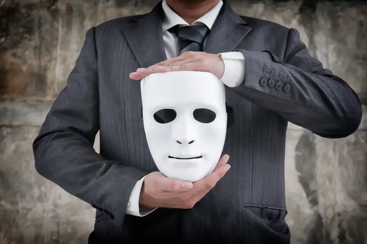 r&oacute;żne maski psychologiczne, tożsamość