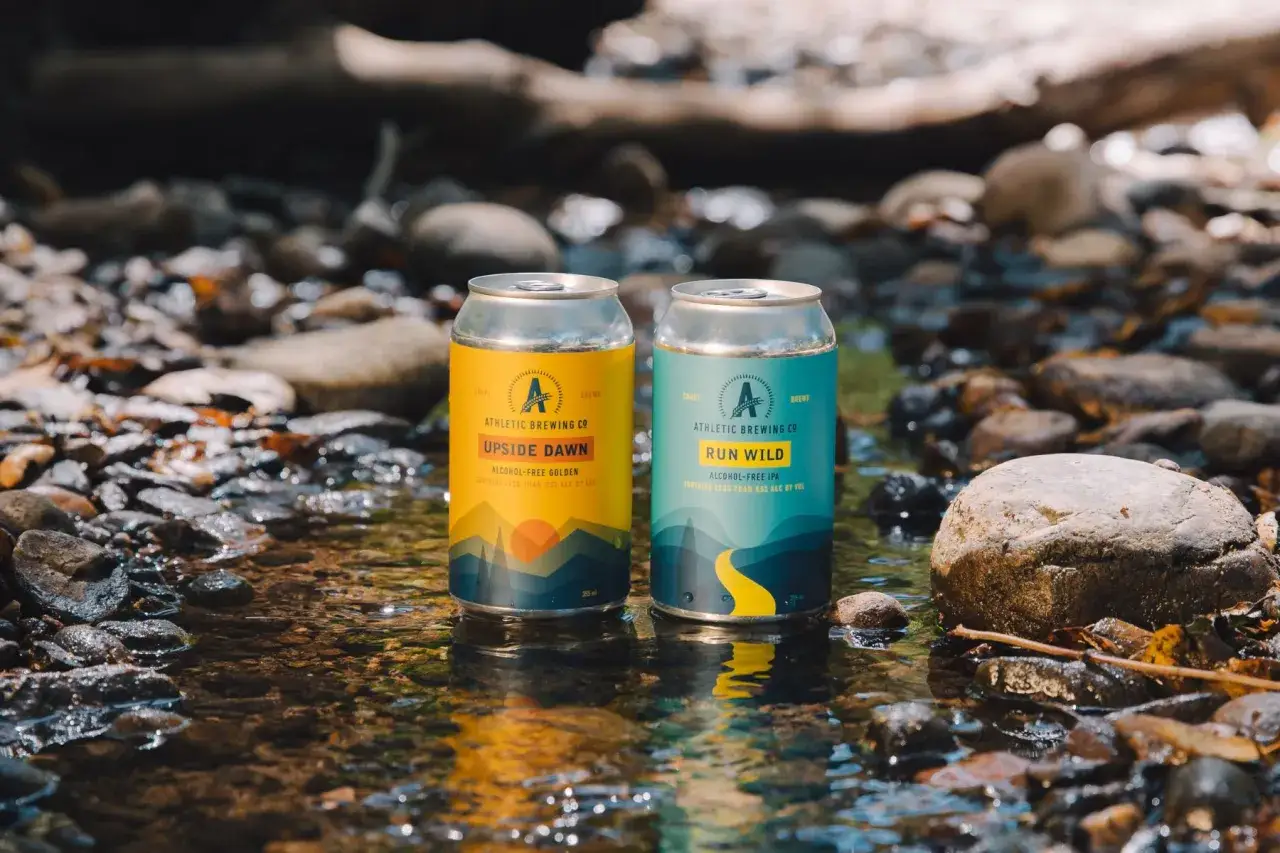 Deux canettes de bière sans alcool,