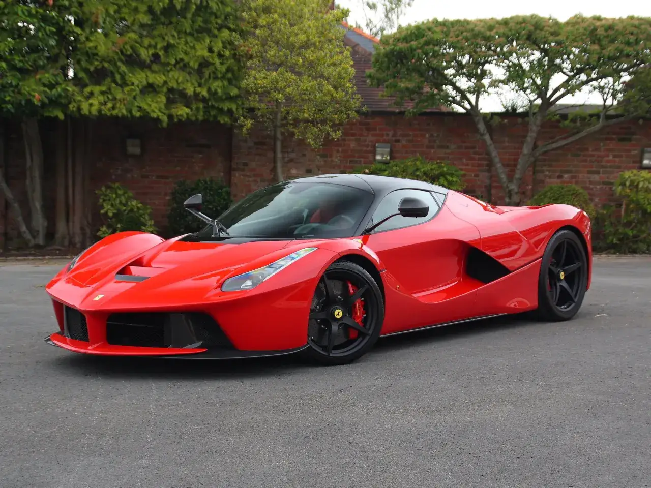 Ferrari LaFerrari czerwone