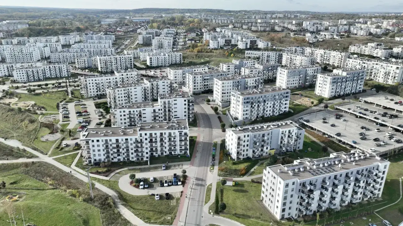 Por&oacute;wnanie małe duże osiedle mieszkaniowe Polska