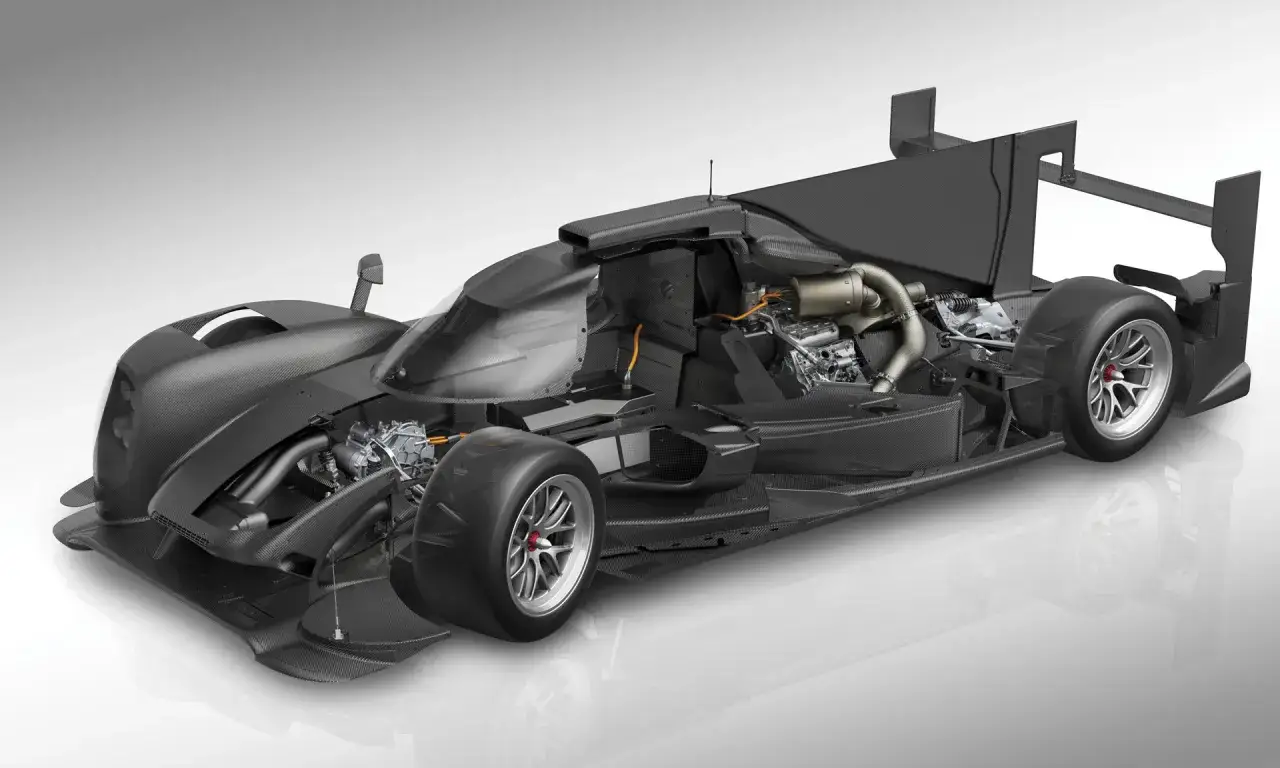 Przekrój Porsche 919 z widocznym silnikiem V4, turbosprężarką i elementami hybrydowymi.