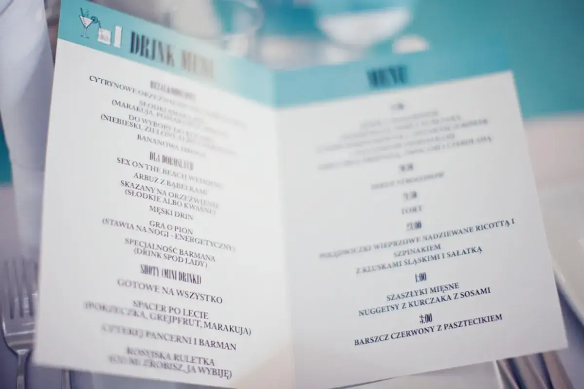 Menu drinków na wesele: jak zaplanować menu drinków na wesele i ile alkoholu kupić. Lista napojów i dań weselnych.