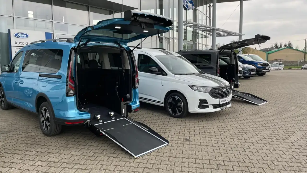 Ford Connect z rampą dla niepełnosprawnych, idealny do skorzystania z dofinansowania PFRON do samochodu.