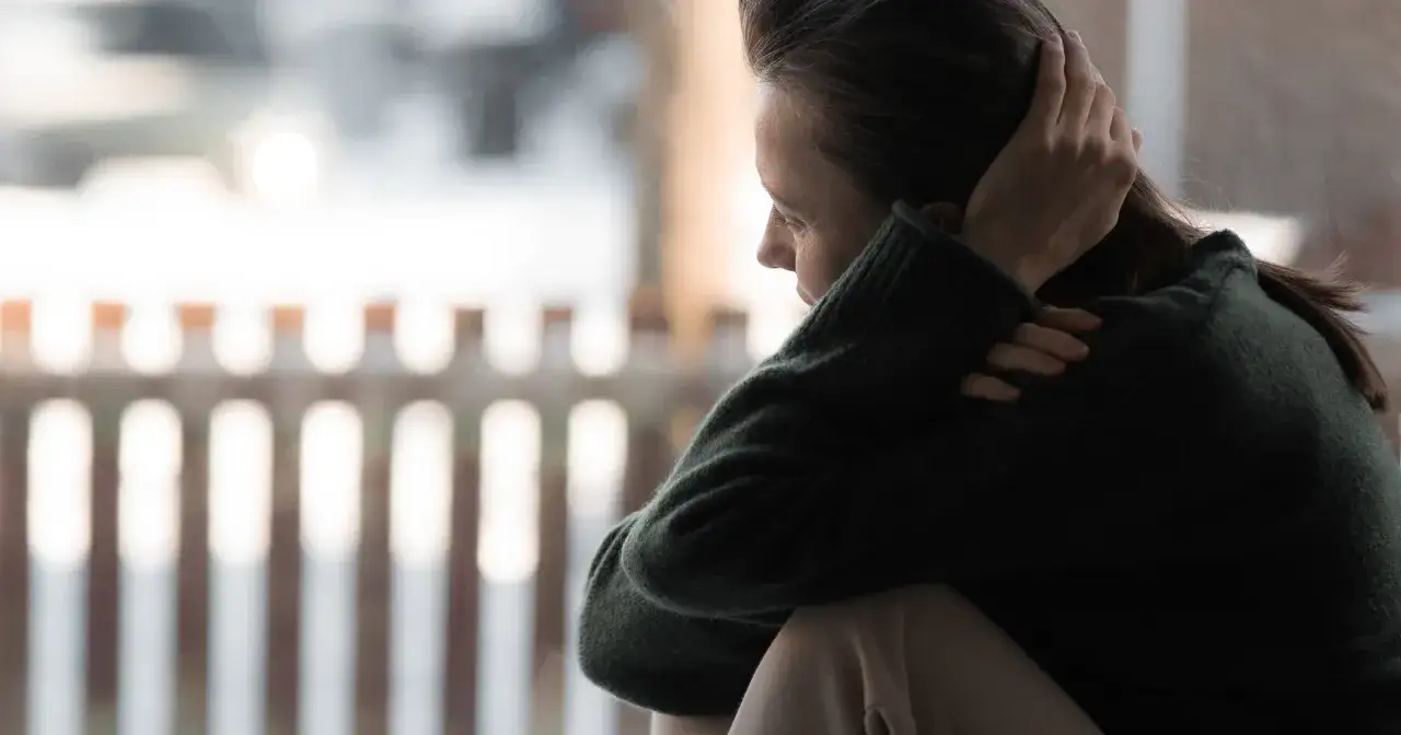kobieta z objawami depresji i lęku, wsparcie psychologiczne