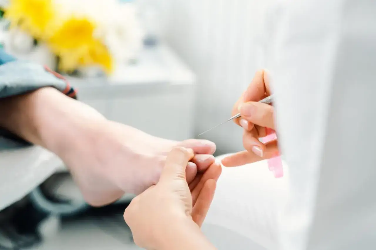 Trattamento podologico: scopri i podologo prezzi per una cura dei piedi professionale e personalizzata.