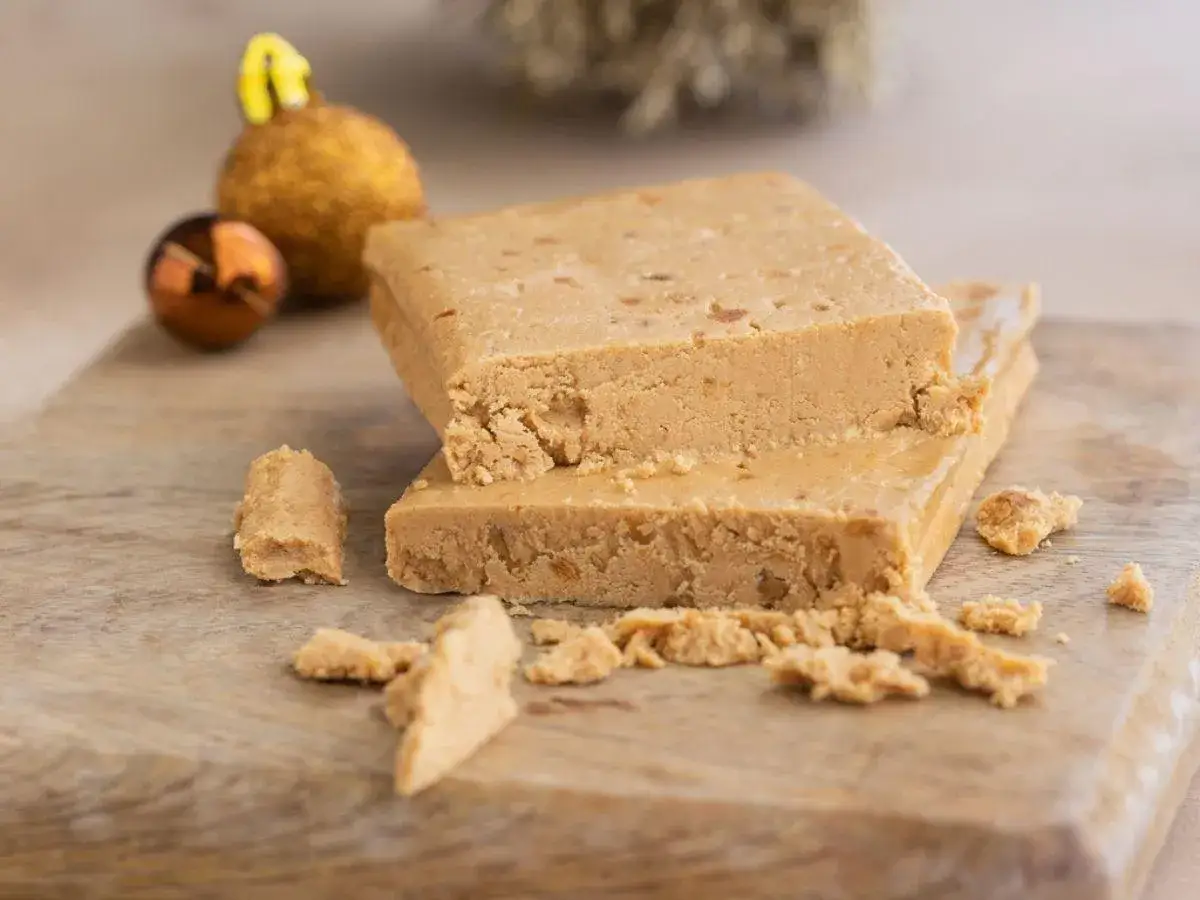 Turrón de Jijona, un dulce navideño tradicional. La receta perfecta para compartir en familia.
