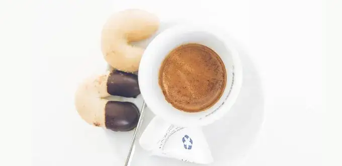 Zdjęcie Caffe crema – co to za kawa i jak ją przygotować? Poznaj różnice