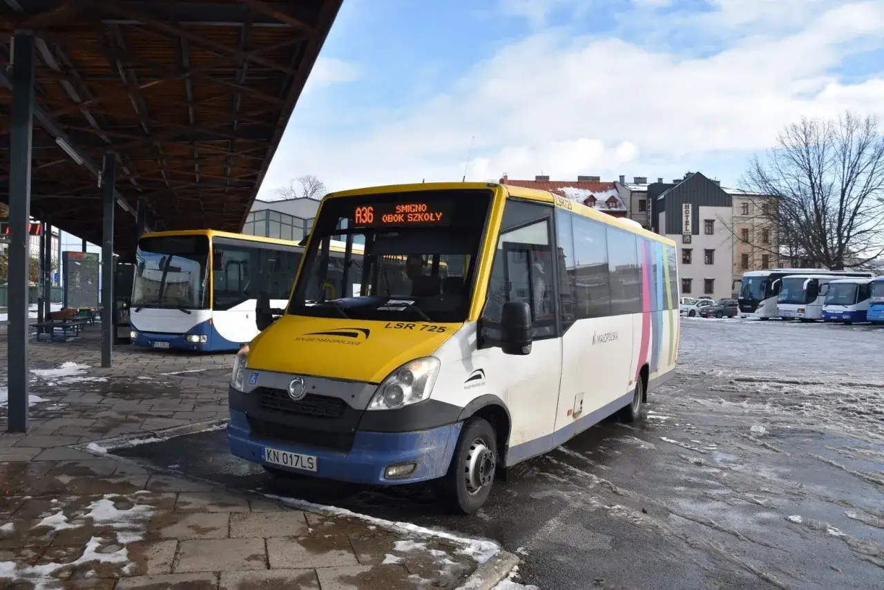 bus prywatny Lisia G&oacute;ra