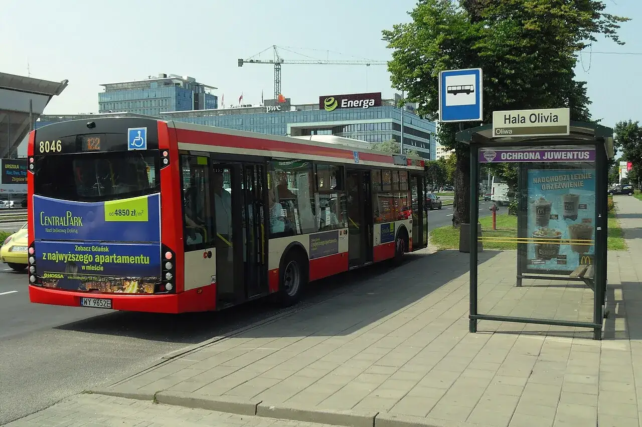 Przystanek ZTM Hala Olivia 01