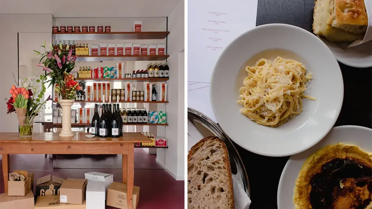 Einladende Regale mit Lebensmitteln und Blumen im Pinc&igrave; Berlin. Daneben ein Teller Pasta und Brot.