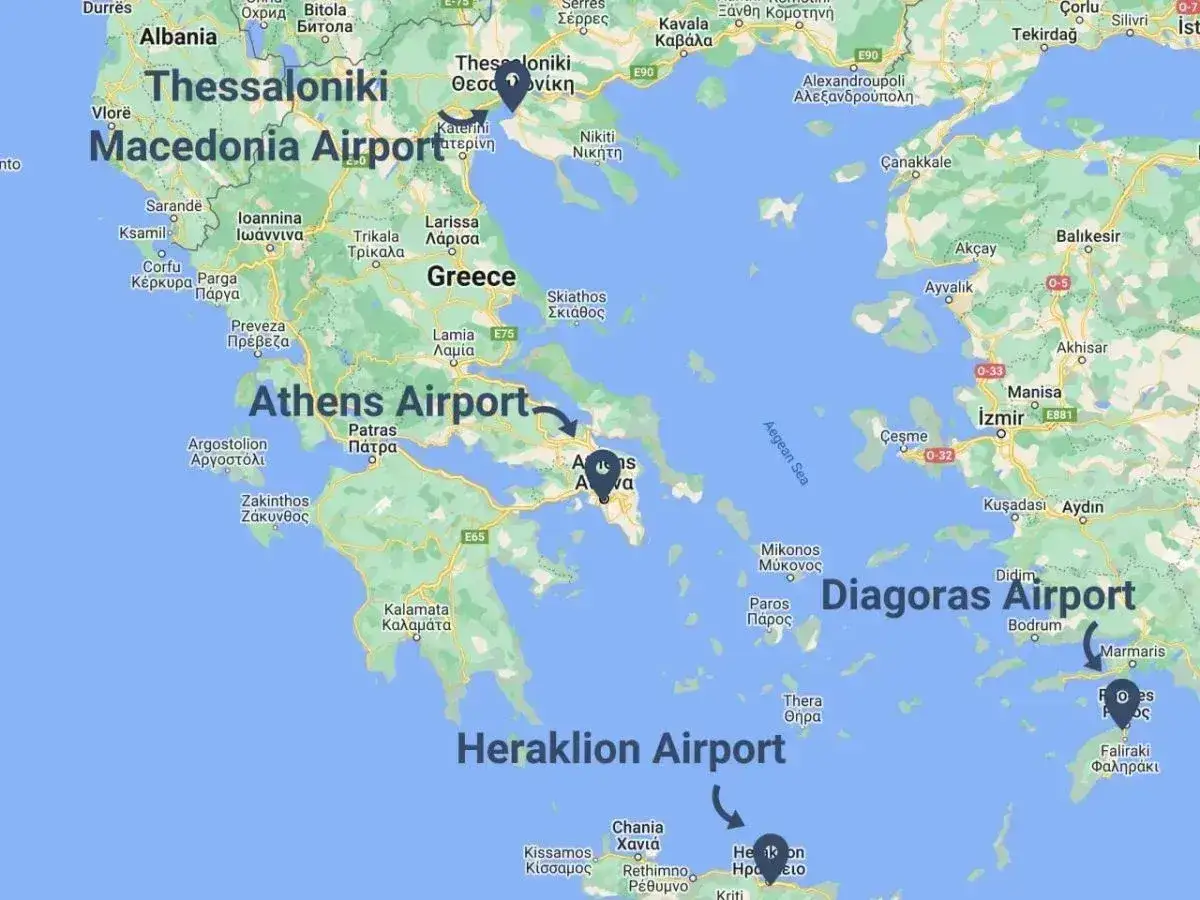 Loty do Grecji: mapa z zaznaczonymi lotniskami w Atenach, Salonikach, na Rodos i Heraklionie.