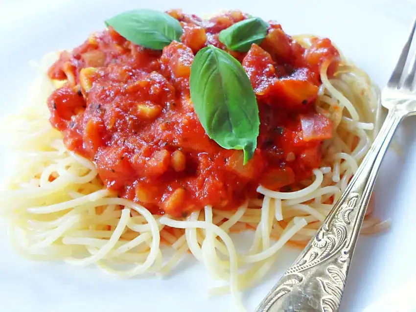 talerz spaghetti bez mięsa różnorodność