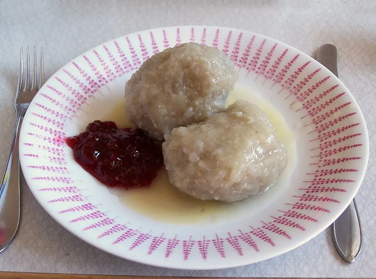 tradycyjne szwedzkie jedzenie Karlskrona kroppkaka