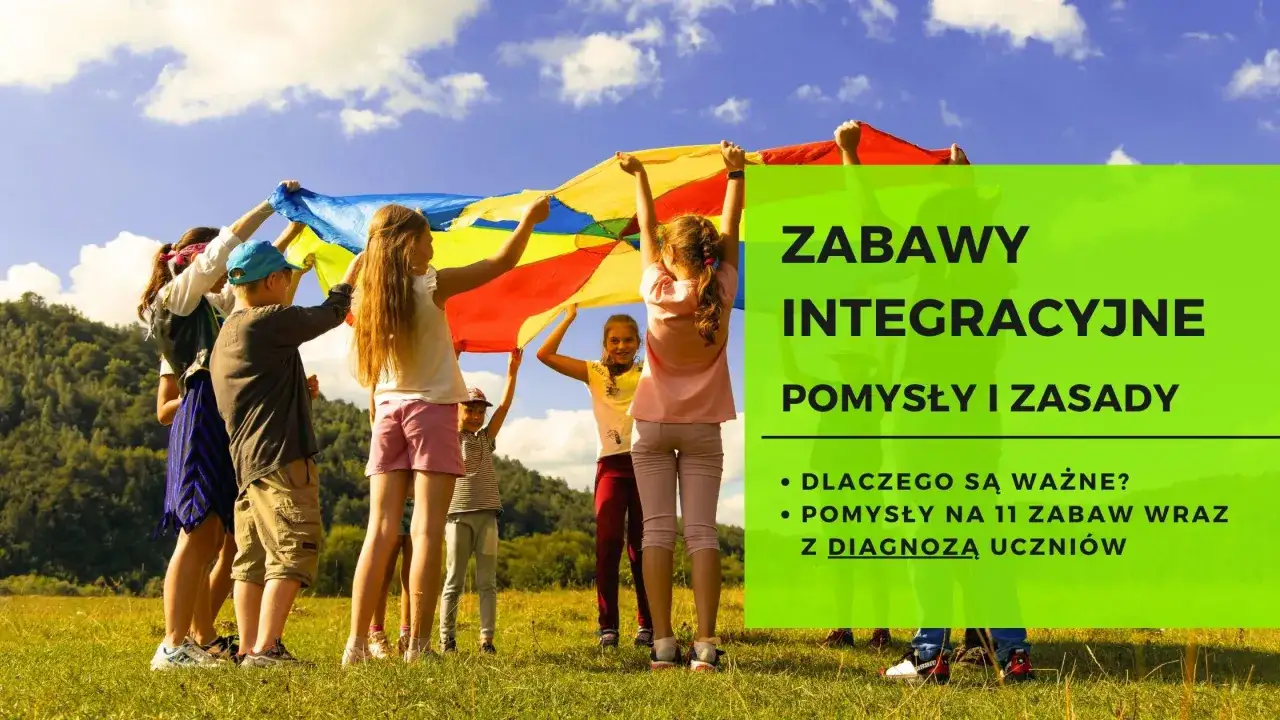 Dzieci z klasy 4 bawią się kolorowym materiałem na trawie. To inspiracja do zabaw integracyjnych, kt&oacute;re pomagają w budowaniu relacji w klasie.