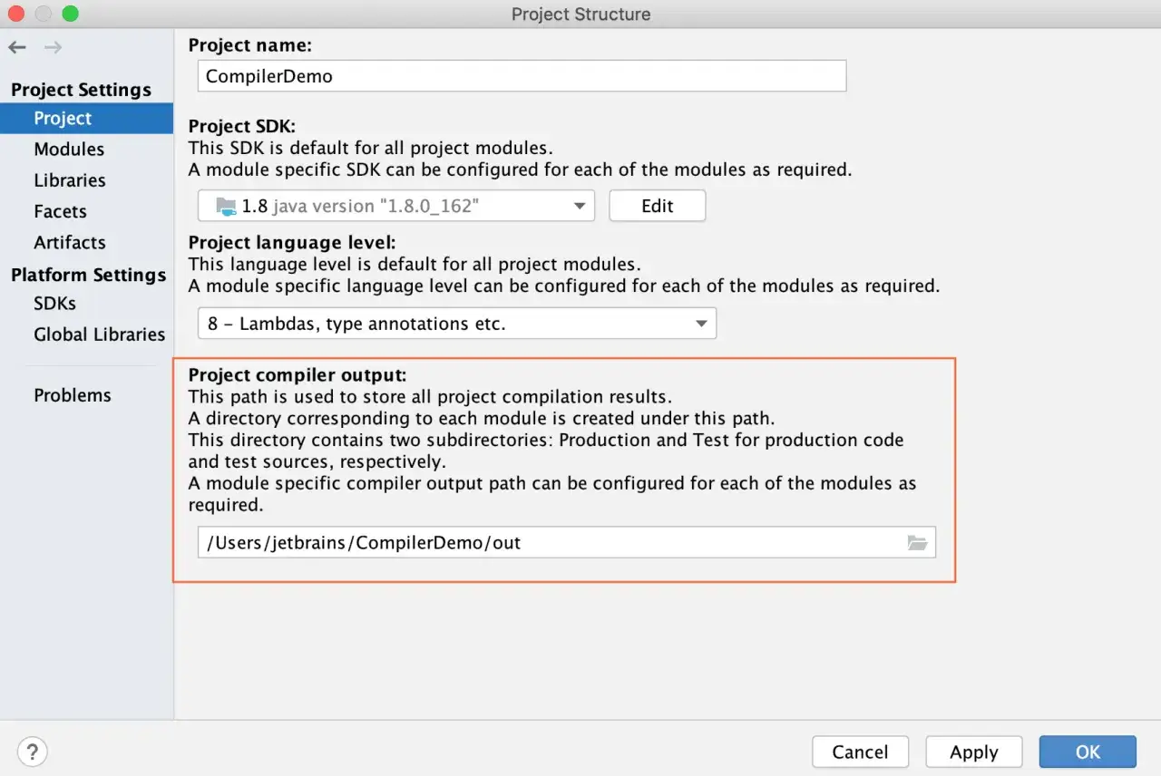 Configuration du projet Java : SDK 1.8, niveau de langage 8, et chemin de sortie du compilateur défini.