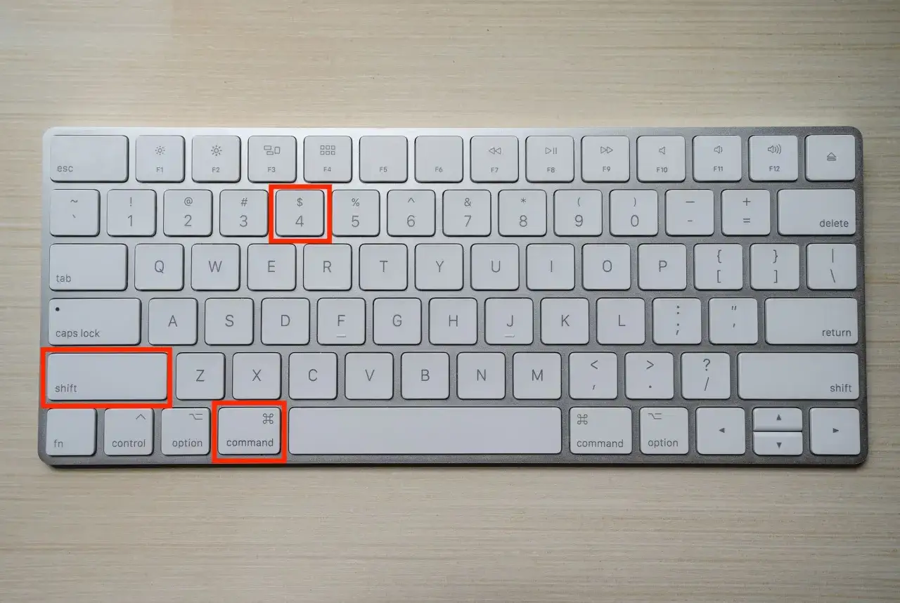 F&ouml;r att ta screenshot p&aring; datorn, tryck p&aring; tangenterna Shift, Command och 4 samtidigt.