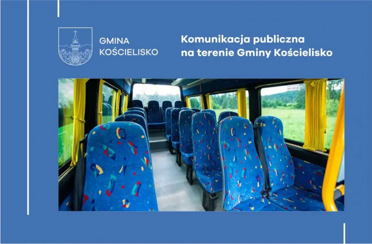 Wnętrze autobusu z niebieskimi siedzeniami. Dowiedz się, jak dojechać do Doliny Kościeliskiej z Zakopanego, korzystając z transportu publicznego Gminy Kościelisko.