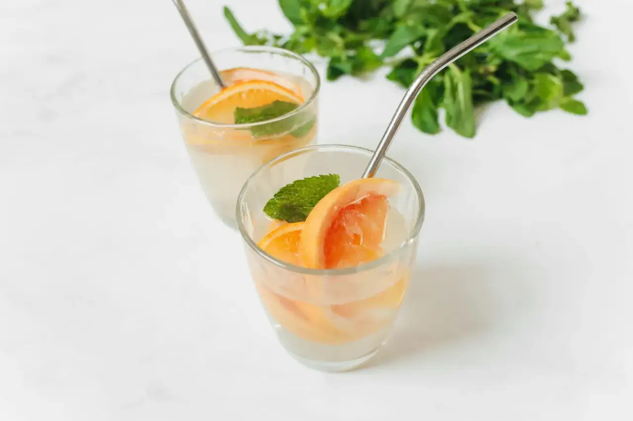 Różne rodzaje mocktaili miętowych