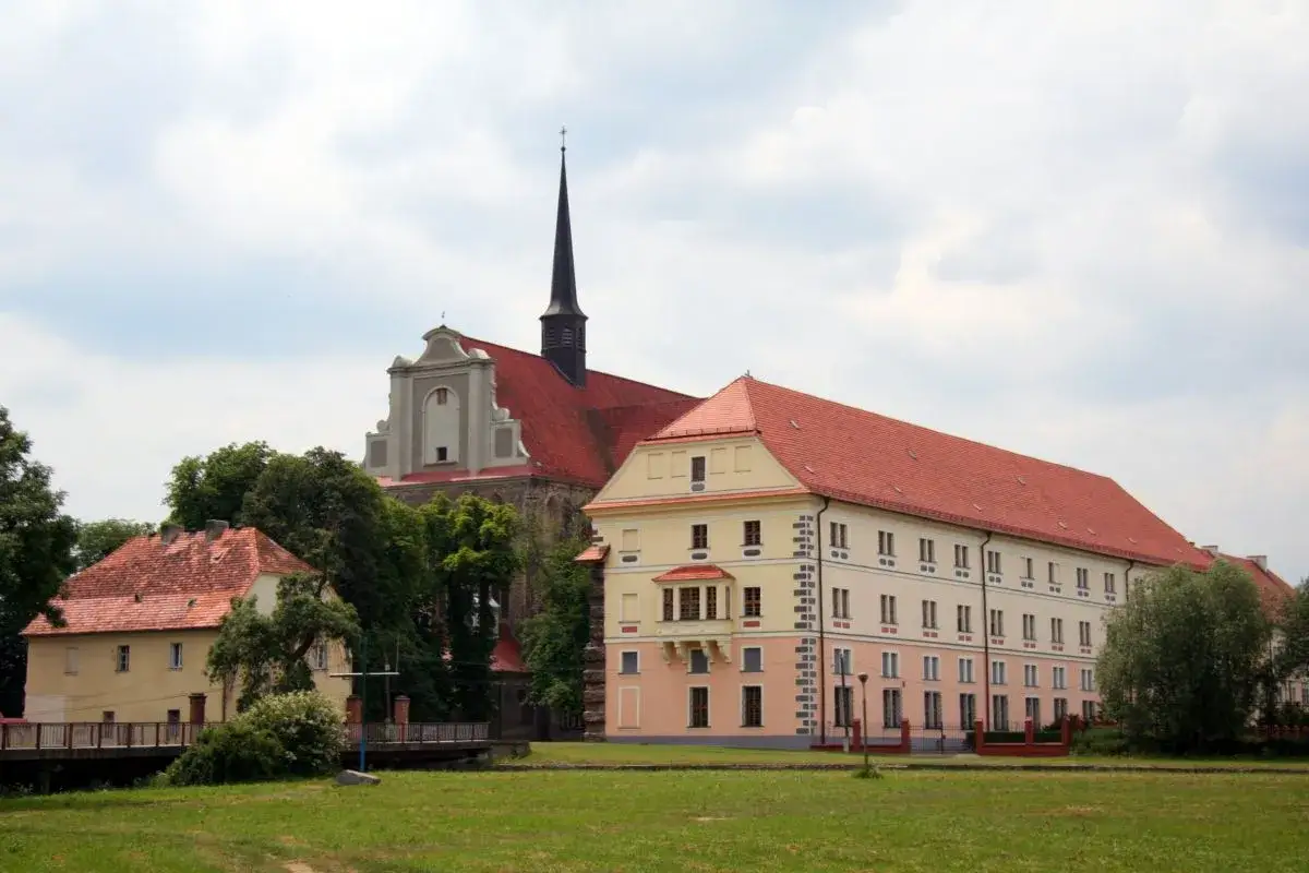 Kamieniec Ząbkowicki zesp&oacute;ł pocysterski