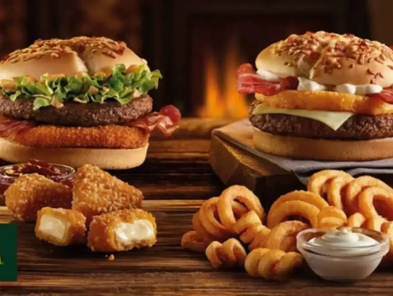 Dwa soczyste burgery, chrupiące krążki cebulowe i serowe kąski. Kiedy będzie burger drwala? Już niedługo!