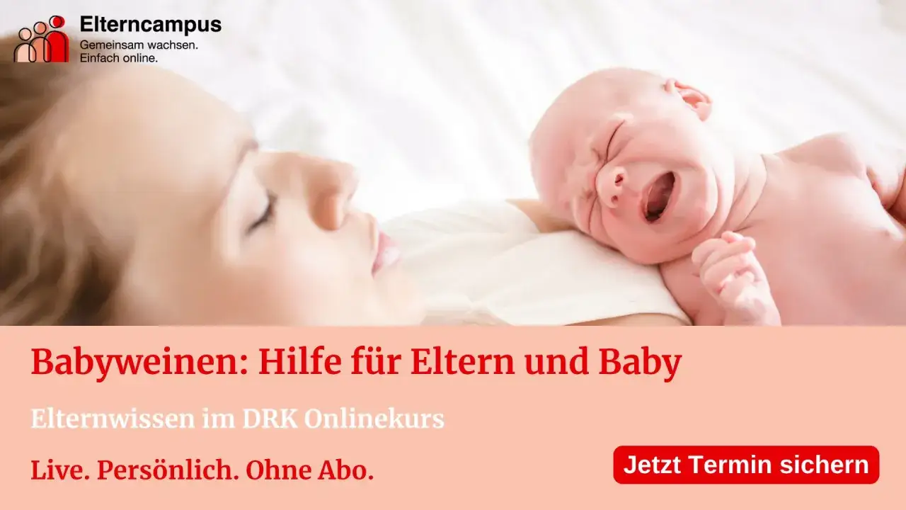 Ein Baby weint laut, w&auml;hrend eine Mutter es tr&ouml;stend ansieht. Hilfe bei Babyweinen im DRK Onlinekurs.