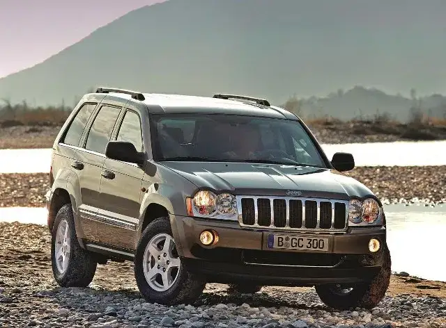 Zdjęcie Ile oleju potrzebuje Jeep Grand Cherokee 3.0 CRD? Sprawdź teraz!