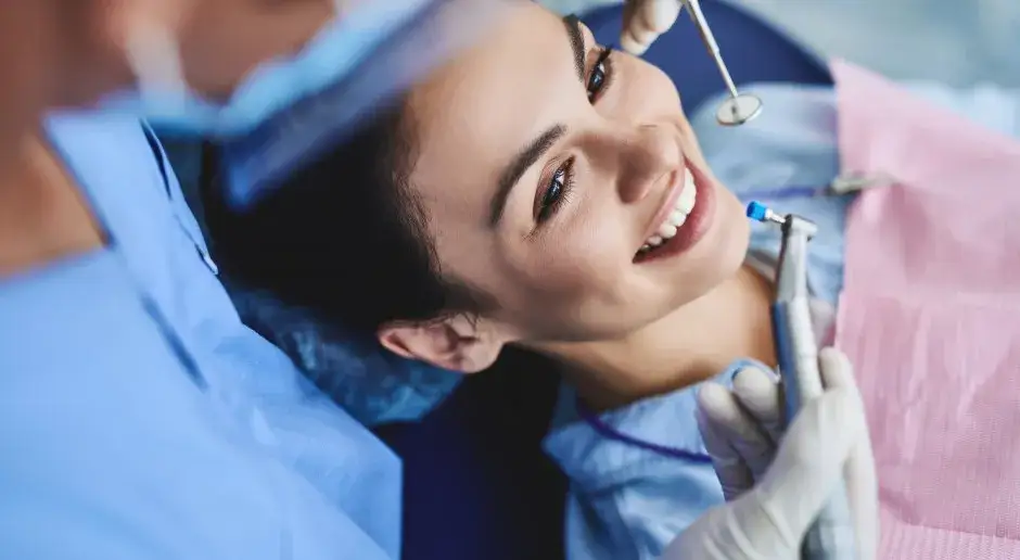 Zdjęcie Gdzie do dentysty na NFZ? Znajdź tanie wizyty bez czekania