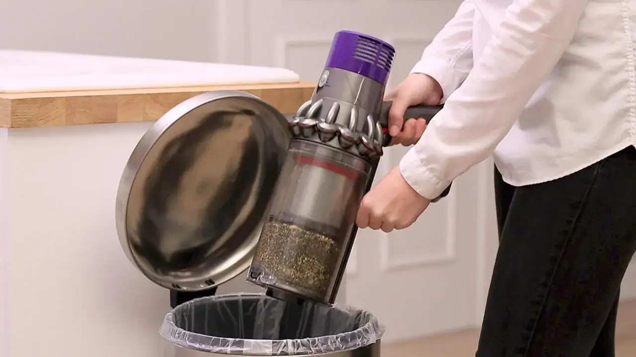 czyszczenie filtra dyson v11