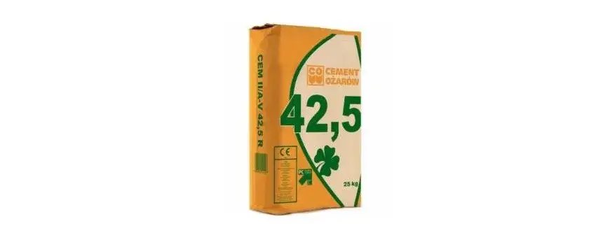 różne worki cementu 25 kg w sklepie budowlanym