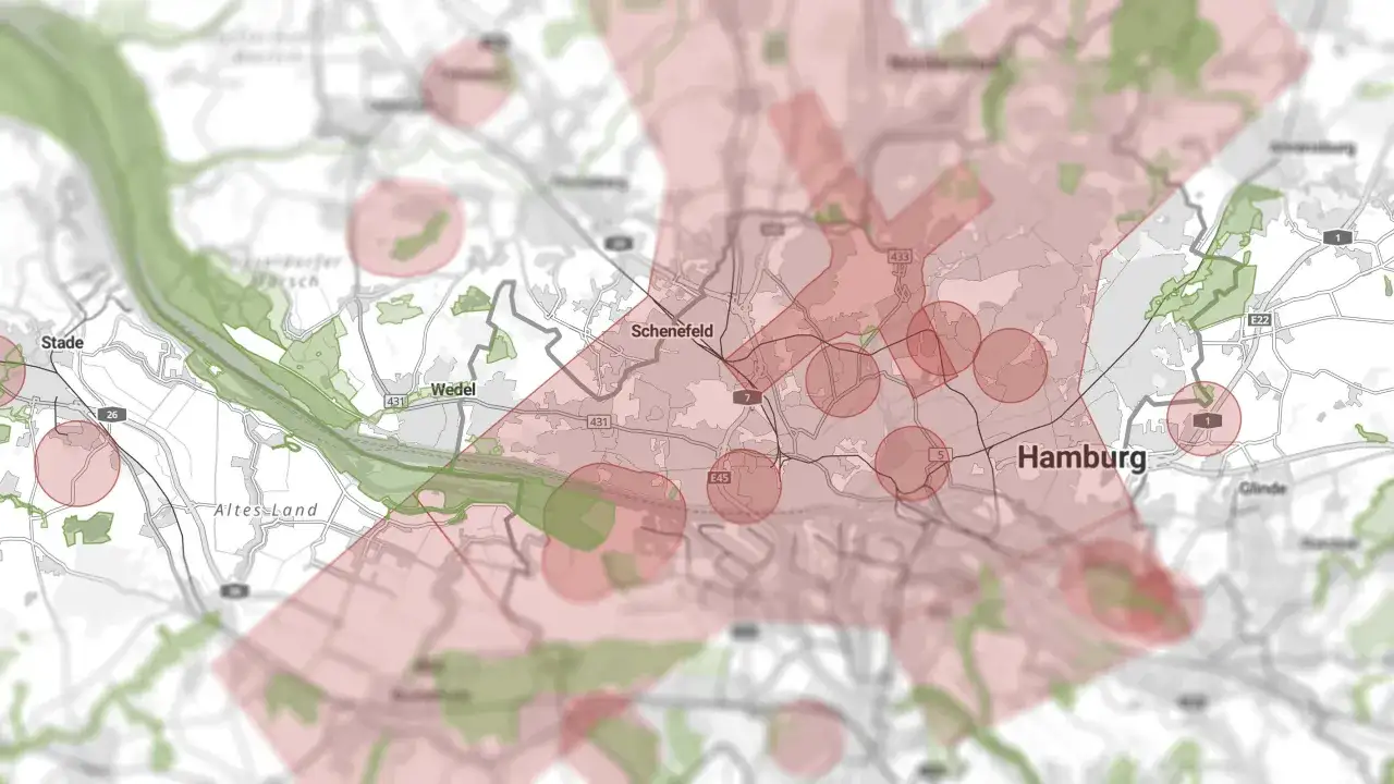Karte von Hamburg und Umgebung mit roten und grünen Zonen, die Flugverbotszonen für Drohnen in Deutschland markieren.