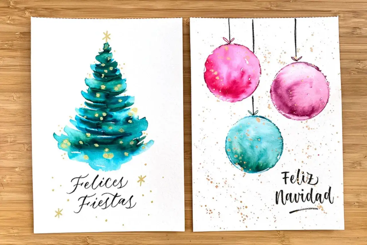Dos tarjetas de Navidad para dibujar: un &aacute;rbol verde con adornos dorados y 