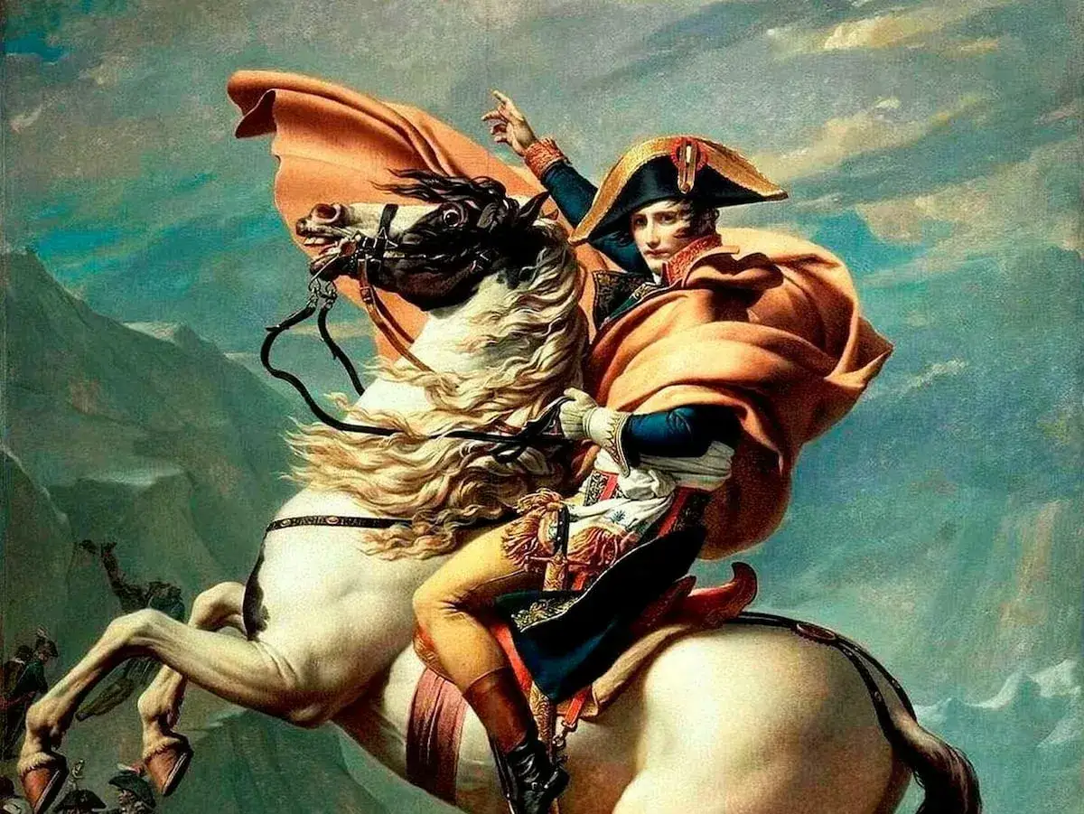 Napoléon, sur son cheval blanc, cape au vent, domine le paysage. Sa posture et son regard imposent une **taille de Napoléon** légendaire.