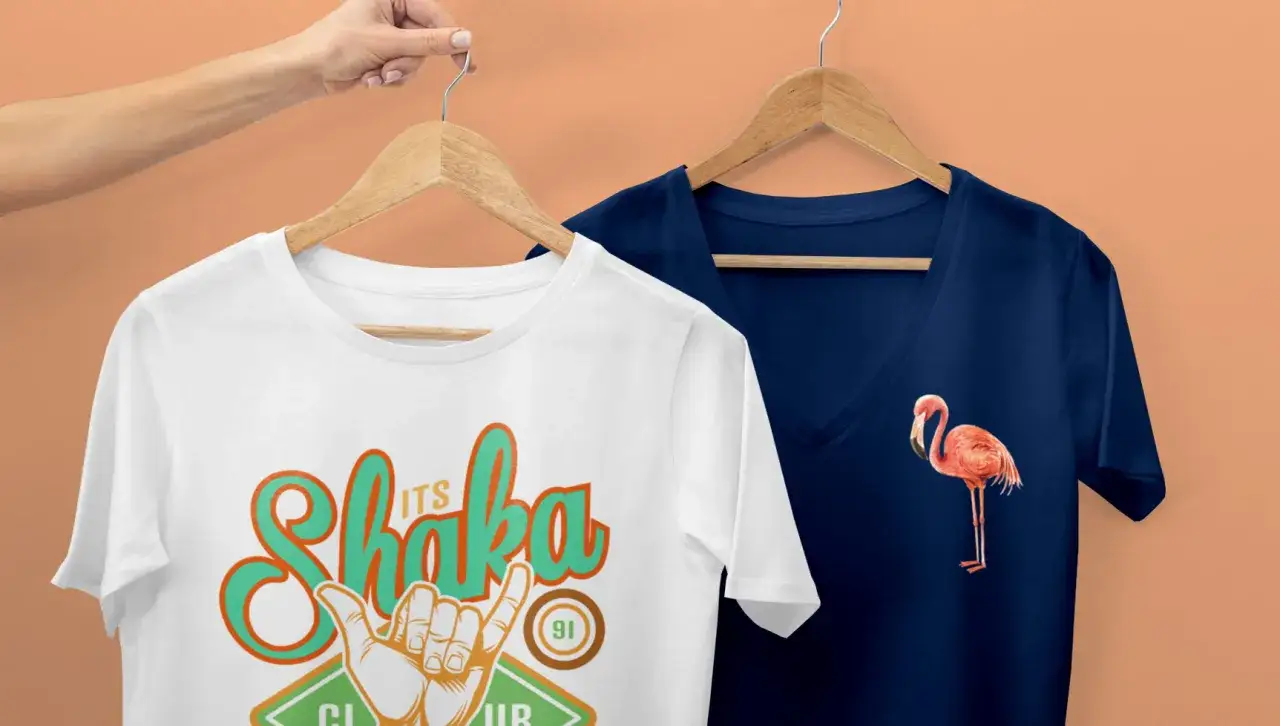 Camisetas con serigraf&iacute;a digital: una blanca con dise&ntilde;o 