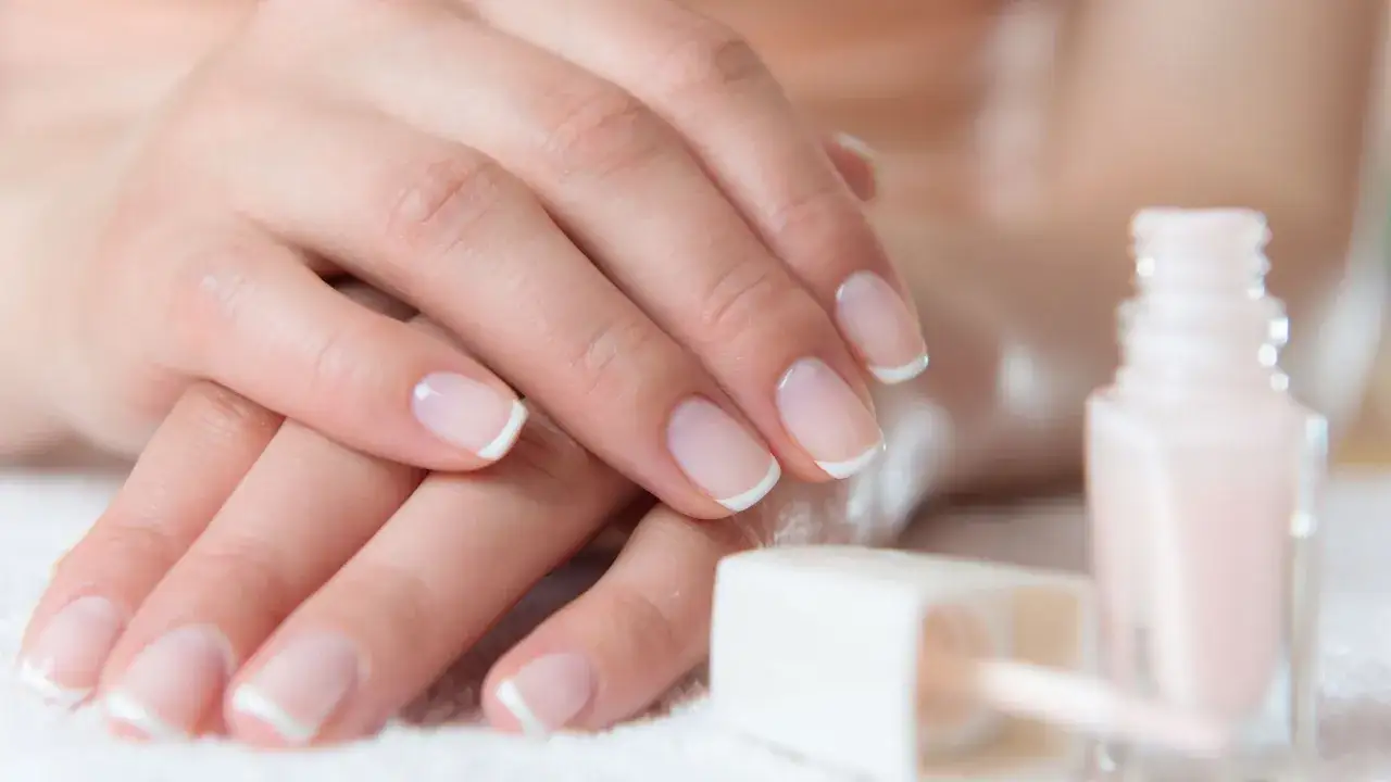 DIY French Nails Rosa Glitzer Anleitung