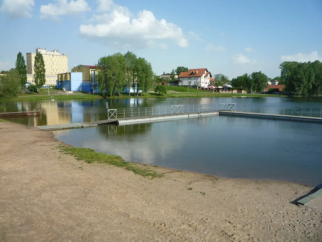 Zalew Arkadia Suwałki tężnie park linowy