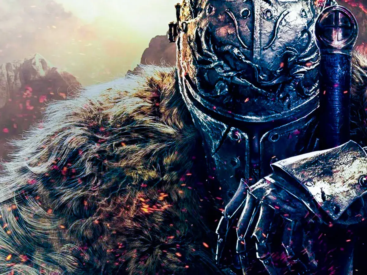 Caballero con armadura detallada y pelaje, listo para la batalla en los videojuegos de FromSoftware.