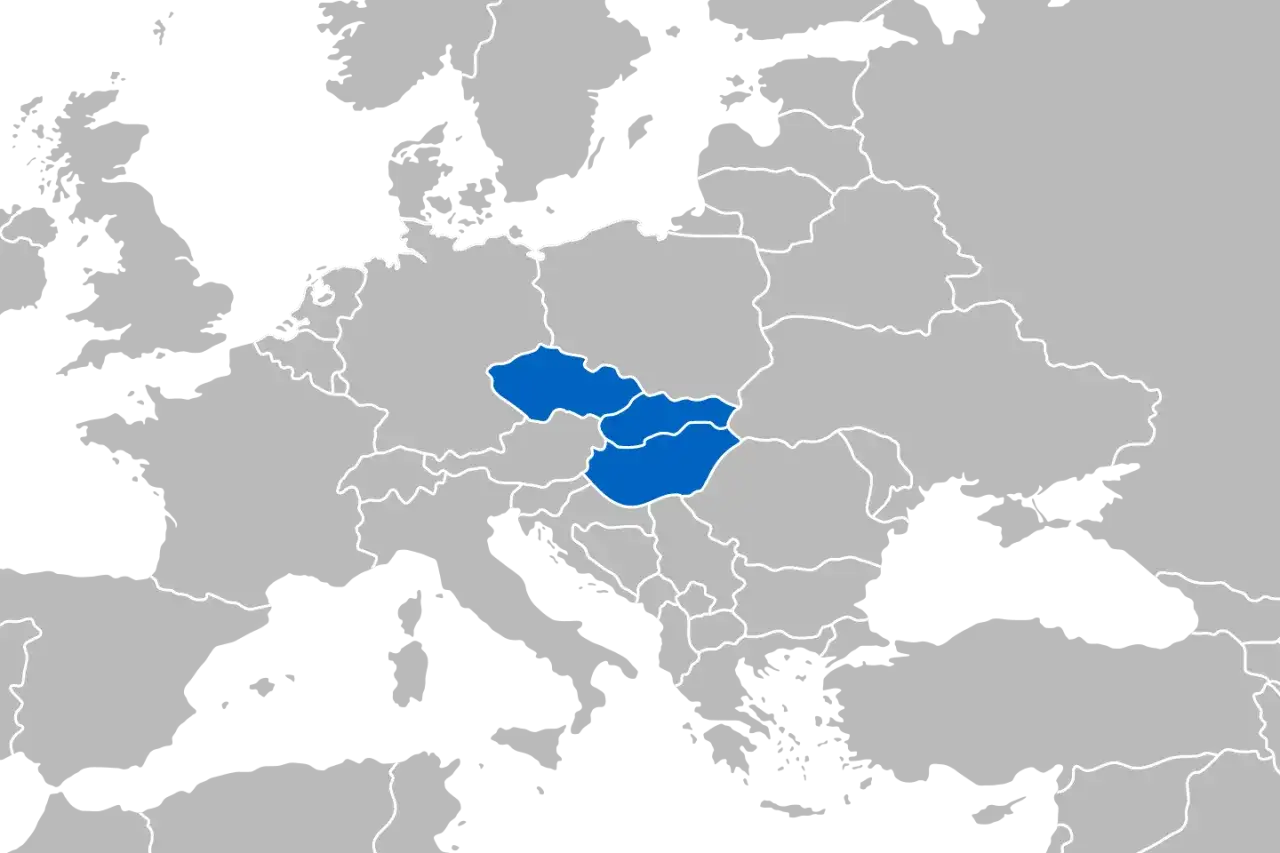 Mapa Europy z zaznaczonymi na niebiesko krajami tworzącymi grupę wyszehradzką: Polską, Czechami, Słowacją i Węgrami.