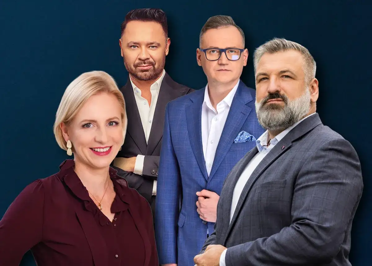 Cztery osoby w eleganckich strojach, w tym kobieta z przodu. Właściciel firmy i jego zespół.