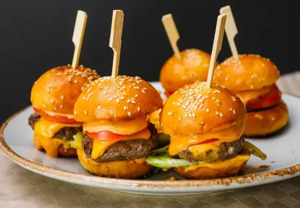 domowe mini bułeczki do burgerów
