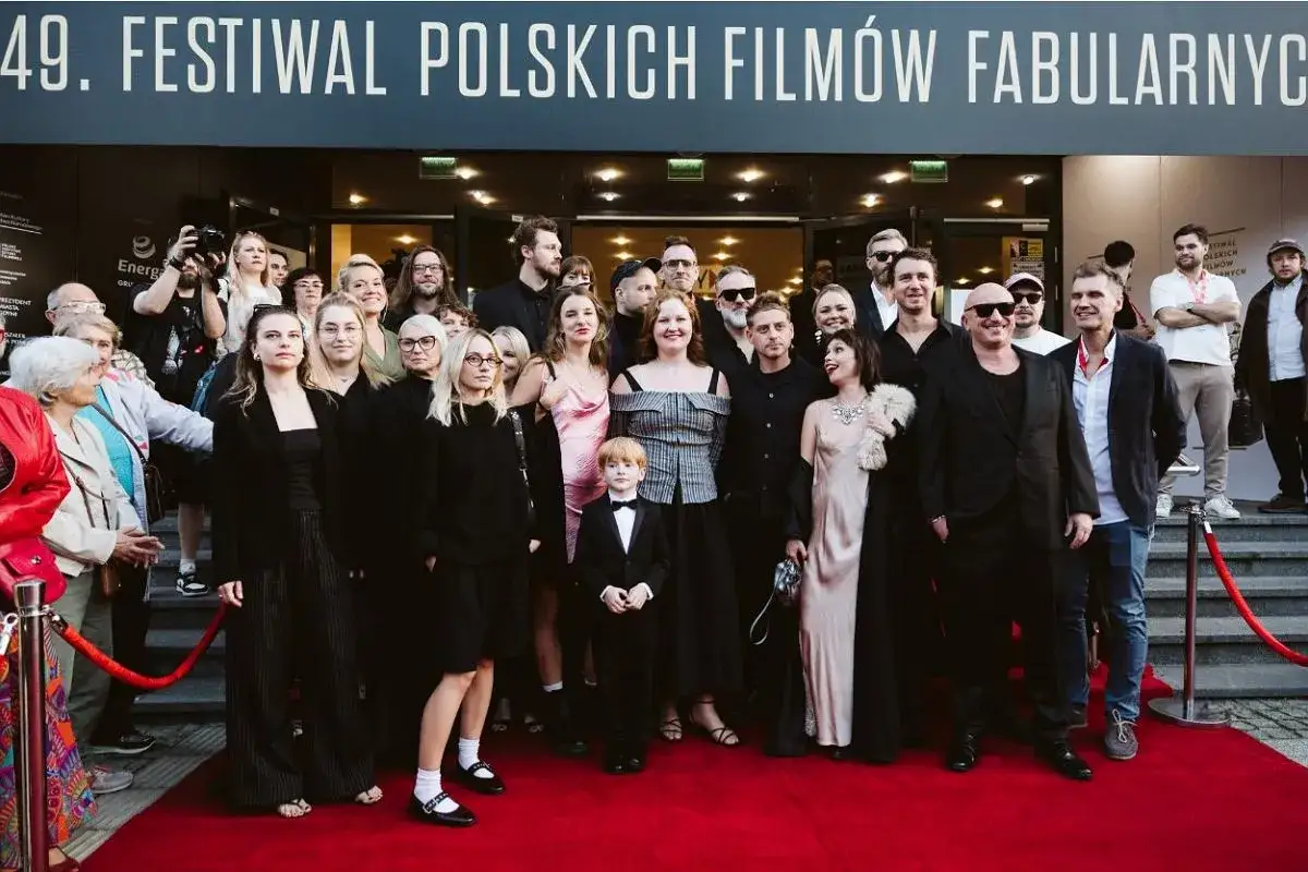 Grupa polskich gwiazd na festiwalu filmowym. Czy któreś z nich zainwestowały własne pieniądze w produkcję filmową?