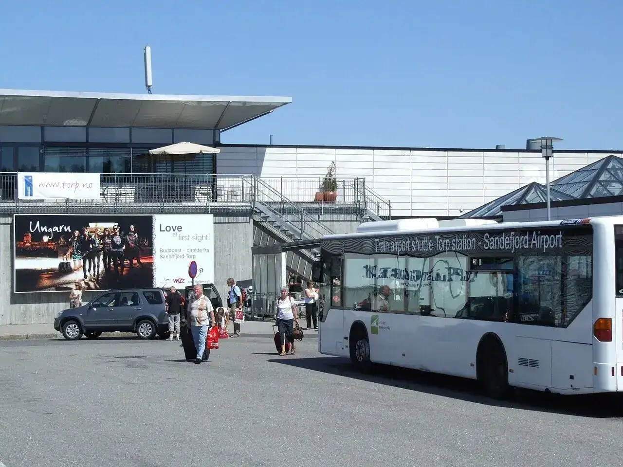 Autobus z napisem 