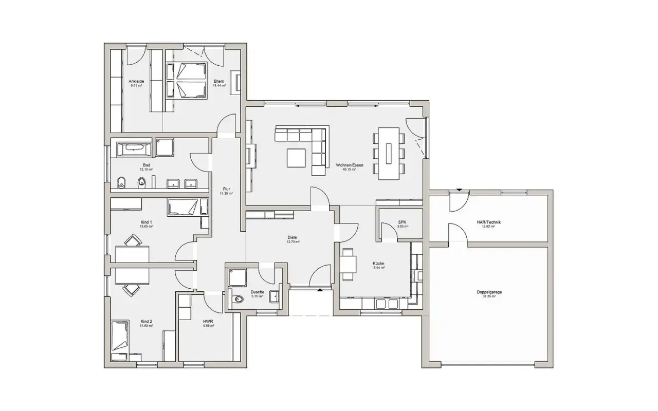 Grundriss eines 3 Zimmer Bungalows mit Elternschlafzimmer, zwei Kinderzimmern, gro&szlig;em Wohn-/Essbereich, K&uuml;che und Doppelgarage.