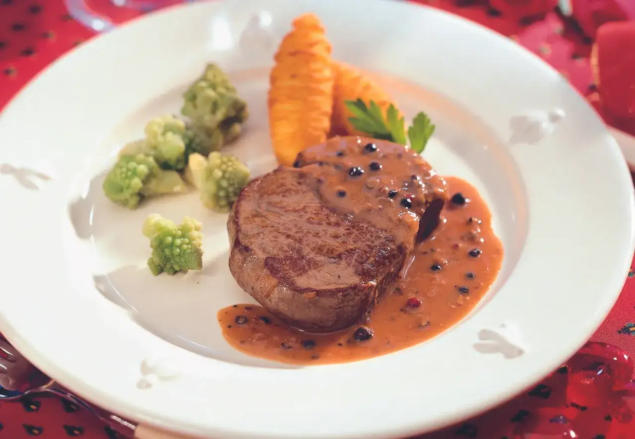 Romanesco Steak in der Pfanne gebraten mit Gewürzen